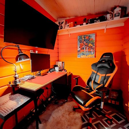 Giggling Creek Cottage - Bedjet! King Sized! Gazebo, 45 Acres, Arcades, Nintendo, More Henry Extérieur photo