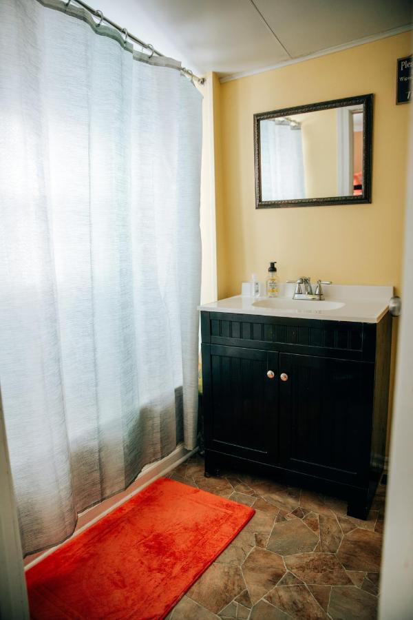 Giggling Creek Cottage - Bedjet! King Sized! Gazebo, 45 Acres, Arcades, Nintendo, More Henry Extérieur photo